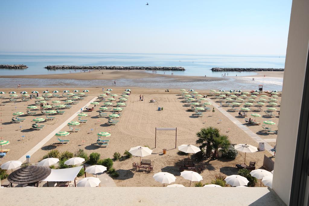 Hotel Belvedere Spiaggia Rimini Exterior foto